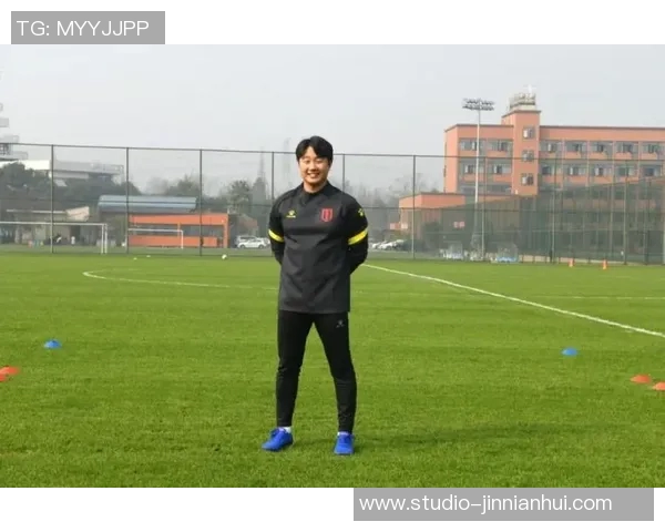 成都足球名教练的执教之路与成就探讨